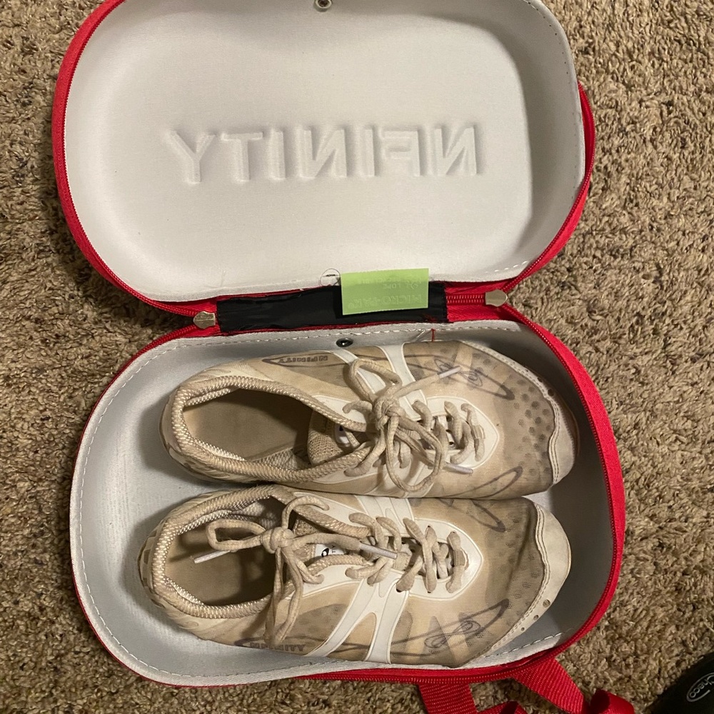 Nfinity cheer shoes size 7